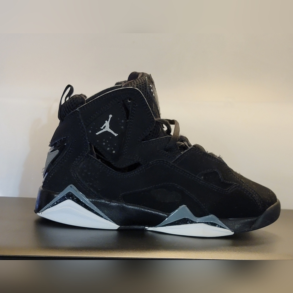 Air Jordan True Flight (GS) 343795-010 Size 4Y Black/White-Metallic Silver